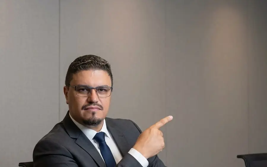Consultor da Corp360 em reunião de diagnóstico